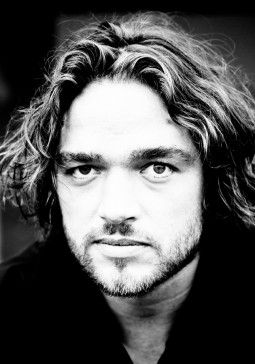 隆纳德·泽荷菲德