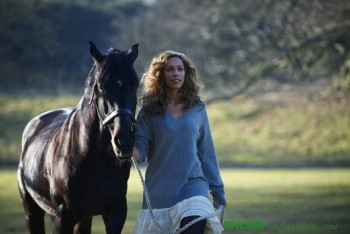 利昂娜·刘易斯