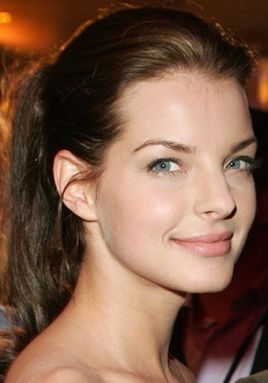 伊冯娜·卡特菲德