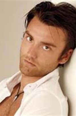 希罗·埃斯珀斯托