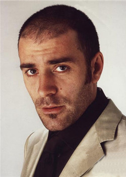 瓦里诺·马斯坦德雷阿