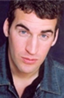 达克斯·拉维纳