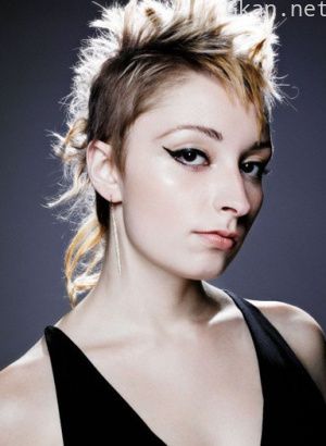 阿莉尔·霍尔姆斯