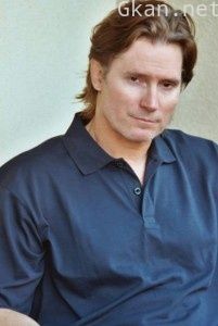 迈尔斯·欧科飞