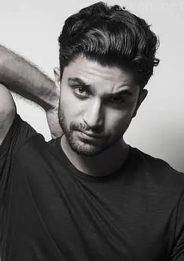 阿哈德·拉扎·米尔