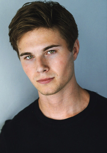 伊莱亚斯 · 卡卡瓦斯