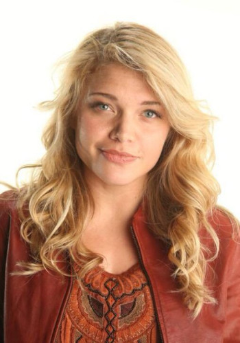 马洛里· 艾维顿