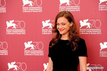 伊莲妮·卢塞罗