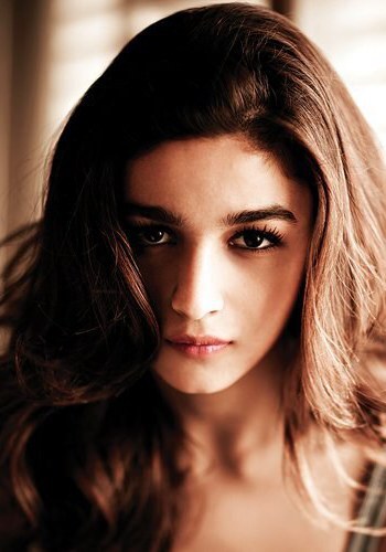 阿莉雅·布哈特