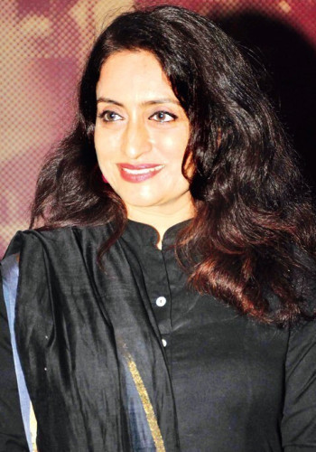 娜微妮.帕里哈尔