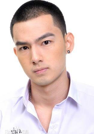 沪瓦隆·威伍飒