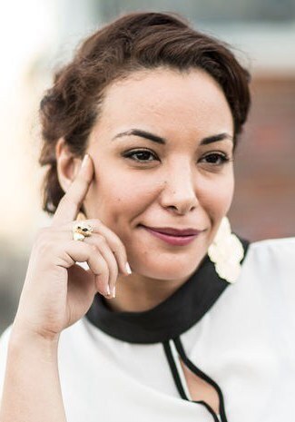 劳伯娜·阿比达尔