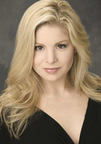 安妮·麦克代尼尔斯