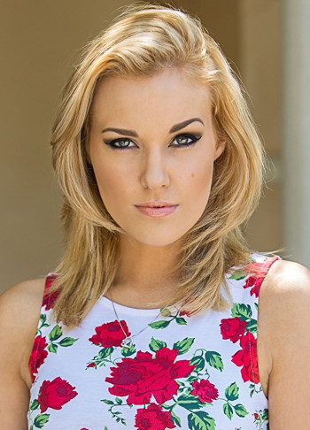 阿罗拉·凯瑟琳·史密斯