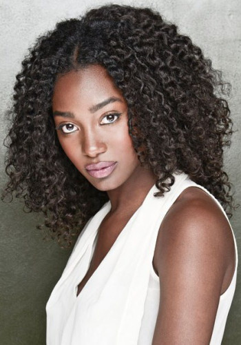 莫娜·特拉奥雷