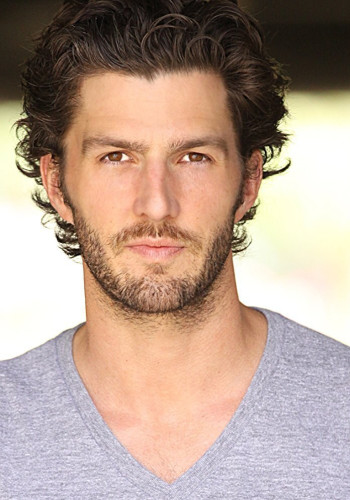 泰勒·乔恩·奥尔森