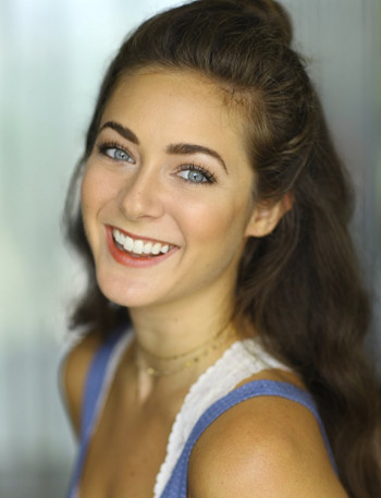 莱西·哈特塞尔