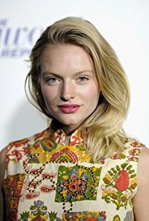 伊莎贝拉·法雷尔