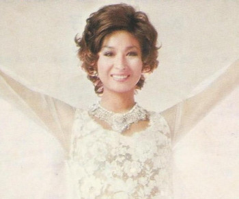 金井克子