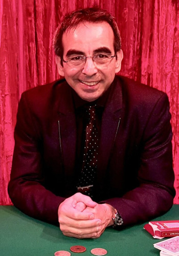 阿曼多·路斯劳