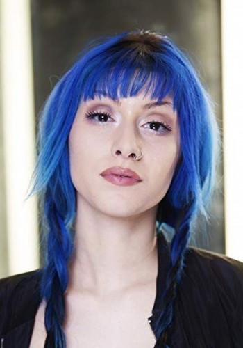 罗维娜·亚瓦里