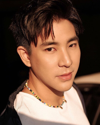 纳塔差·查拉玛斯