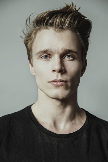 亚当·斯捷普尼基