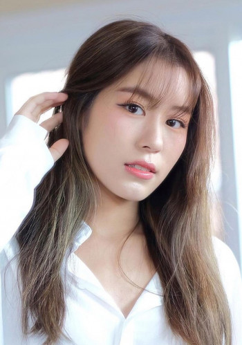 安比查娅·萨琼