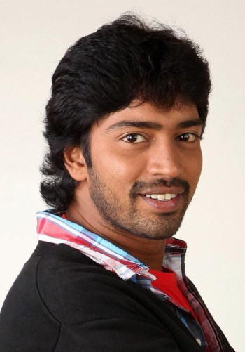 阿拉里·纳列什