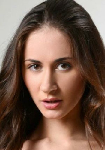 阿茹娜·阿格豪菈