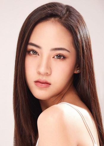 查雅妮·彩佳容