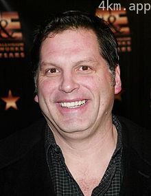 斯基普·萨德思