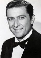 西萨尔·达诺瓦