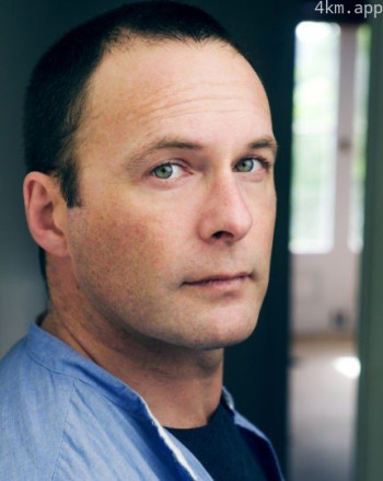 安德鲁·罗伯特