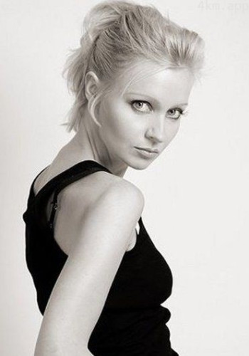 阿克塞尔·卡罗琳