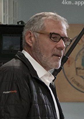 詹姆斯·R·巴格多纳斯