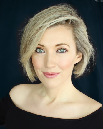 艾米·乔伊斯·哈斯廷斯