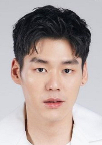 塔纳多尔·旺萨库尔