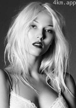 亚历山德丽娜·图尔坎