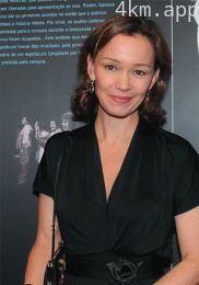 朱莉娅·莱莫兹