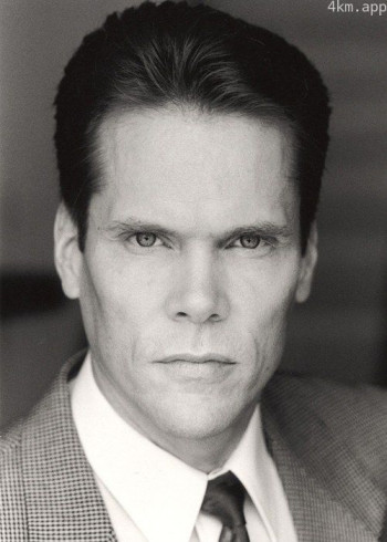 斯蒂芬·卡德罗斯