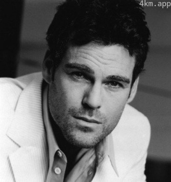 格雷森·麦考奇