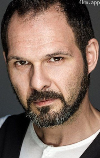 阿勒克山达·斯雷科维奇