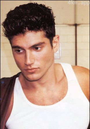 安德鲁·莱维塔斯