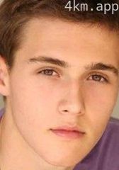 卡梅隆·穆里尼