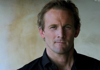 朱利安·亚当斯