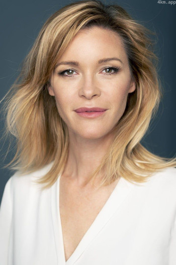 玛利亚·艾丝蒂芙