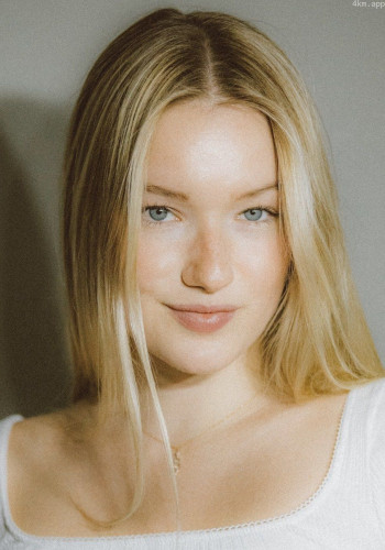 马德琳·韦斯特·杜乔夫尼