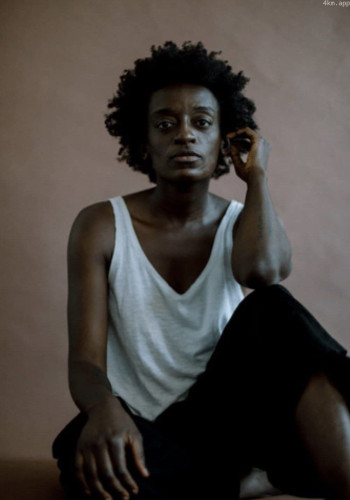 萨拉·阿曼科瓦