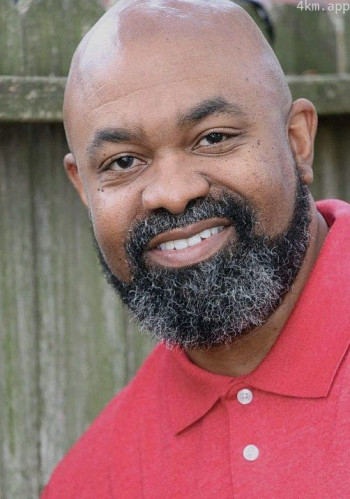 斯蒂芬·西姆斯